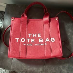 The tote bag - Marc Jacob’s **not authentic**
